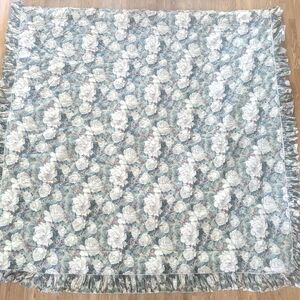 Vintage Floral Ruffled Quilt